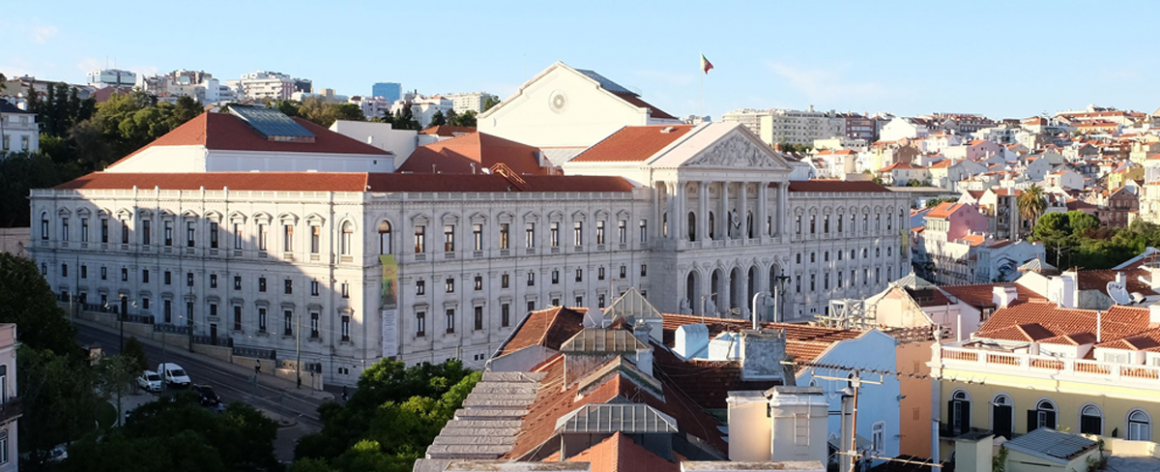 Parlamento aprovou nova lei das Ordens profissionais