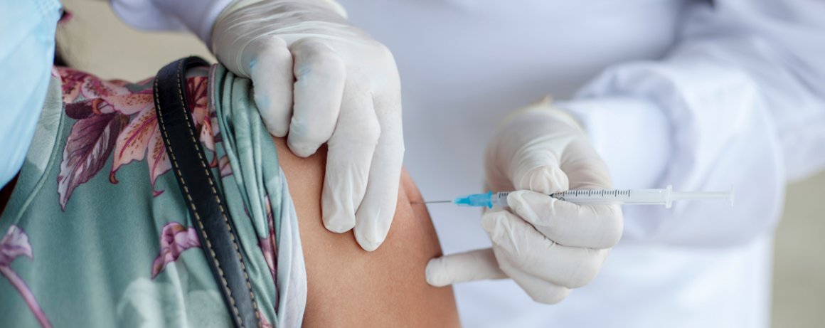 Tribunal rejeita ação dos enfermeiros para impedir administração de vacinas por farmacêuticos